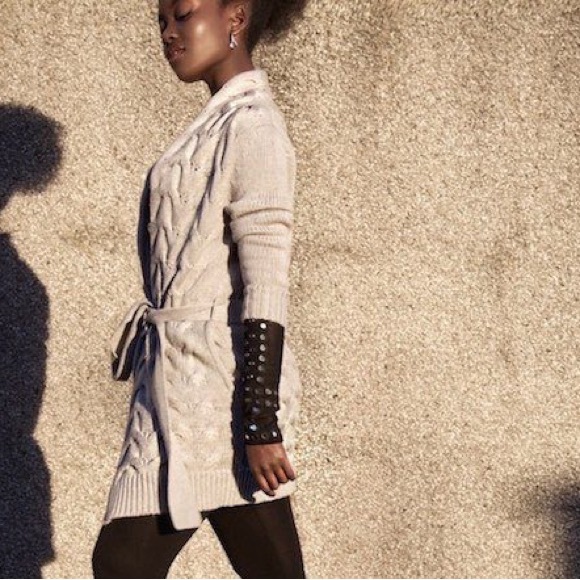 Dreamy Soft Cashmere Grey Belted Cardigan 90% merino wool 10% Cashmere M - Picture 12 of 12